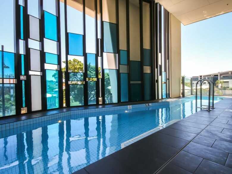 2 Bedroom Riverside Apartment In Hamilton Portside