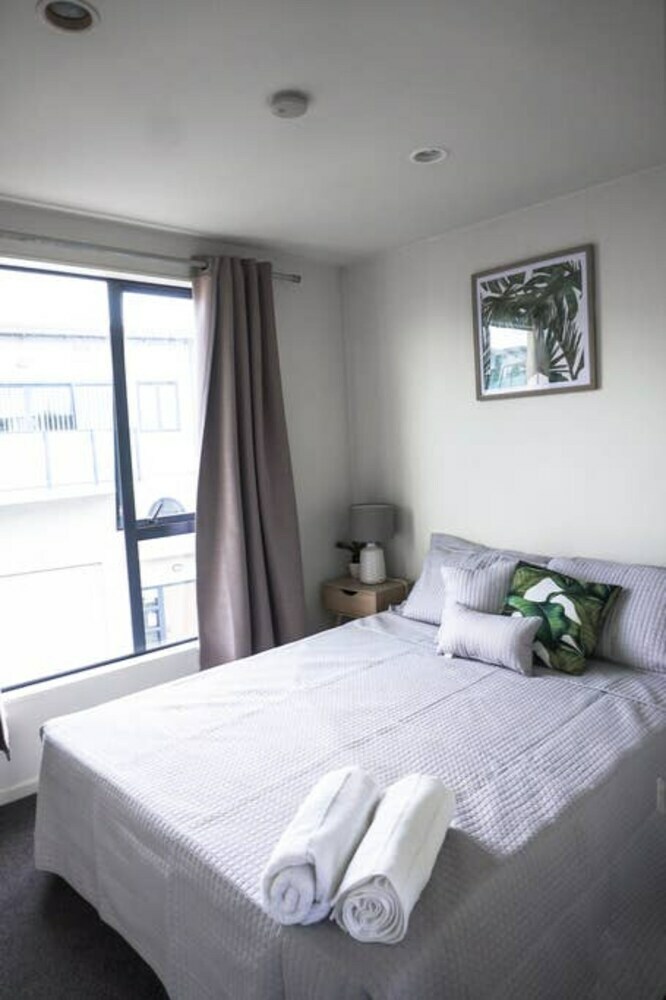 Cosy 2 Bedroom Apartment Opposite Sylvia Park Mall