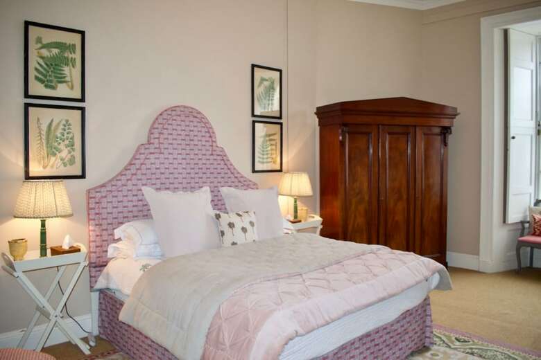 Beautiful Edinburgh City Centre Apartment