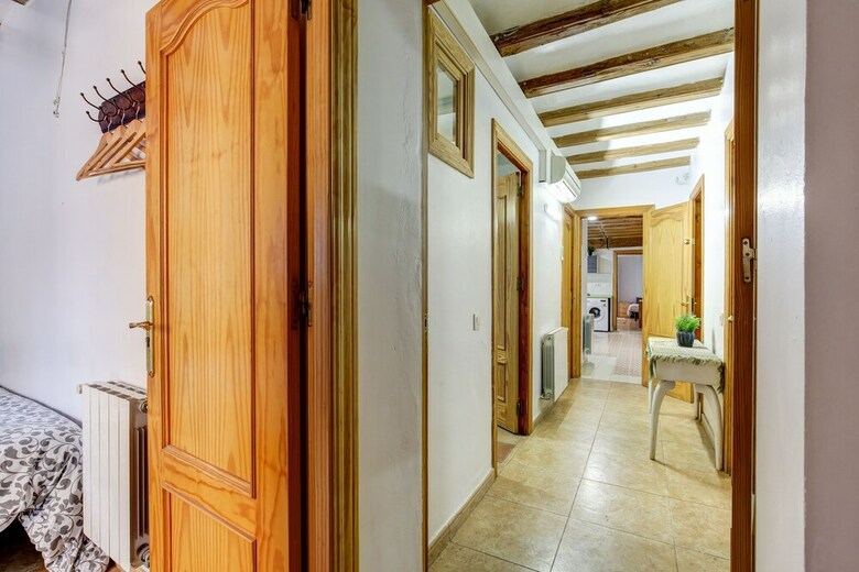 Apartamentos 9 Pax Las Ramblas, Montserrat (Barcelona)