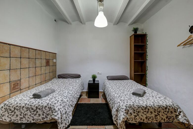 Apartamentos 9 Pax Las Ramblas, Montserrat (Barcelona)