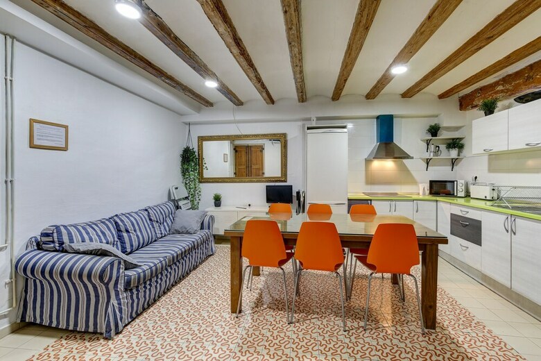 Apartamentos 9 Pax Las Ramblas, Montserrat (Barcelona)