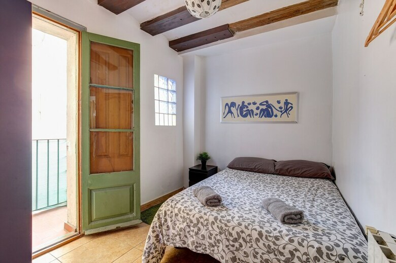 Apartamentos 9 Pax Las Ramblas, Montserrat (Barcelona)