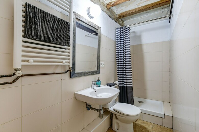 Apartamentos 9 Pax Las Ramblas, Montserrat (Barcelona)