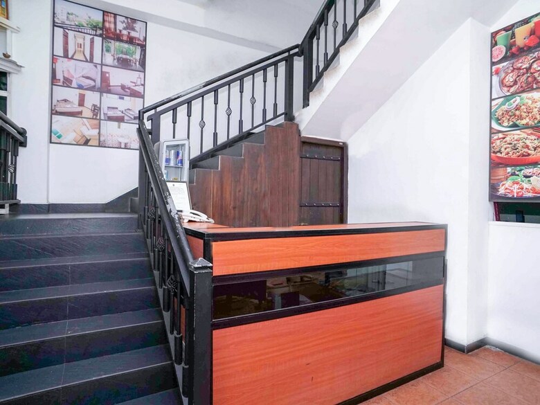 Hotel Oyo 489 Shirantha Rest