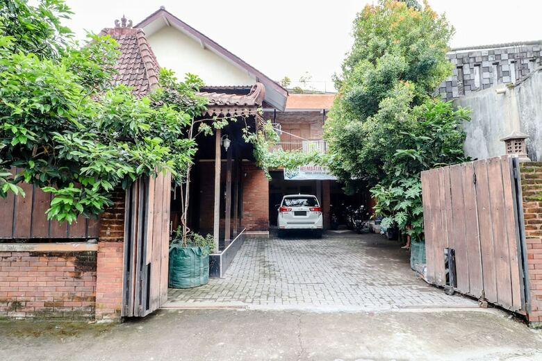 Hotel Griya Batik D'santoso