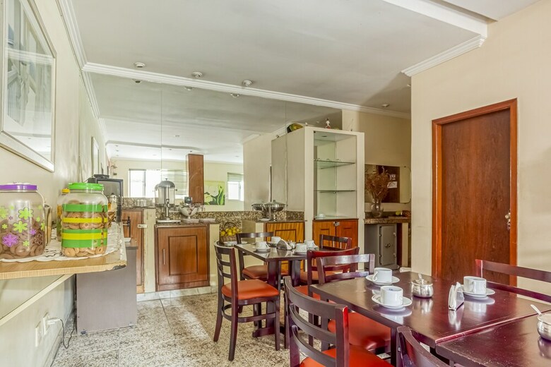 Oyo Speciali Hotel