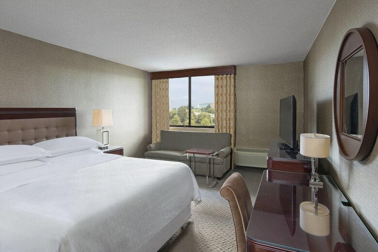 Sheraton Harrisburg Hershey Hotel