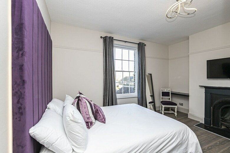 Pages Hotel & Guesthouse
