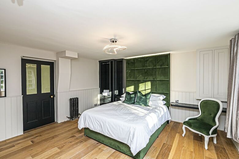Pages Hotel & Guesthouse