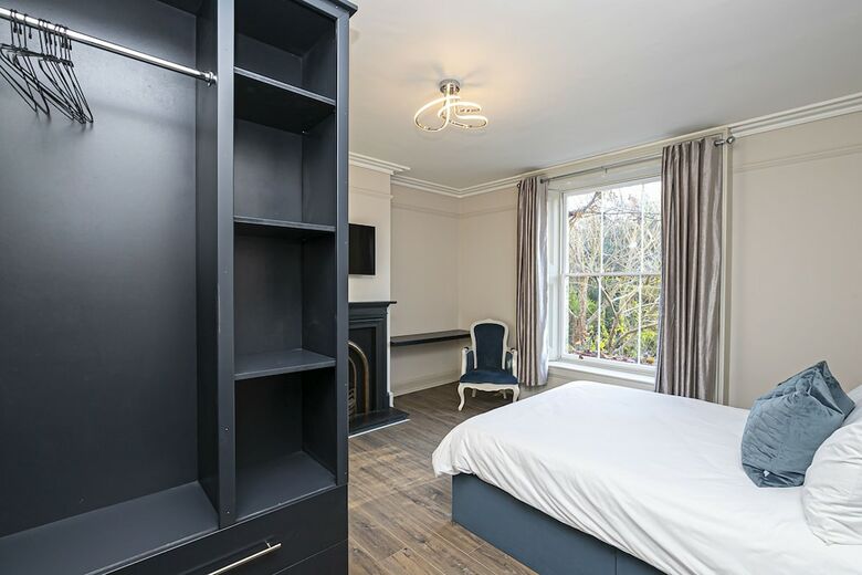 Pages Hotel & Guesthouse