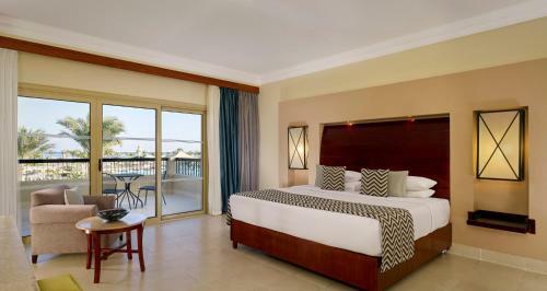 Hotel Coral Sea Holiday Village