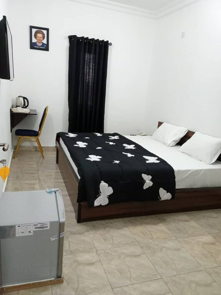 Hotel Terrag Luxury Suites Inn