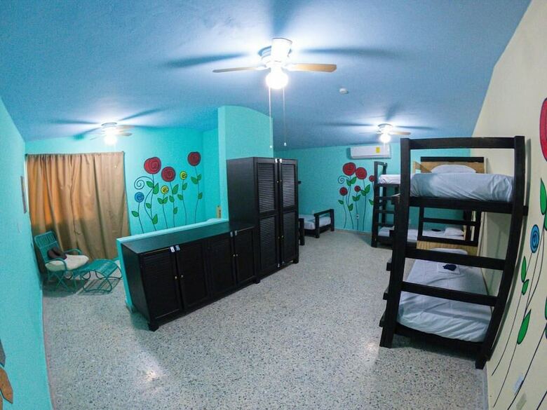 Hostal Royal Honey Hostel