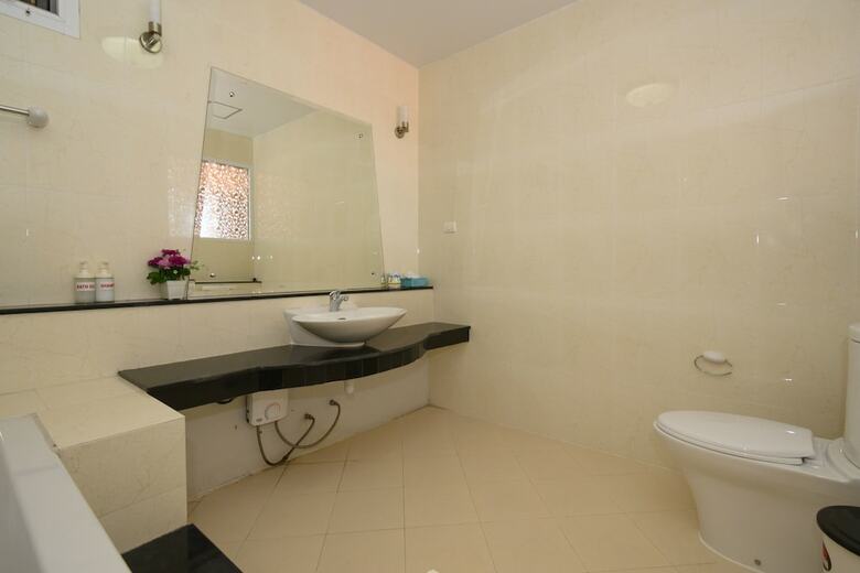 Apartamentos 2br At Patong Loft Wifi Pool