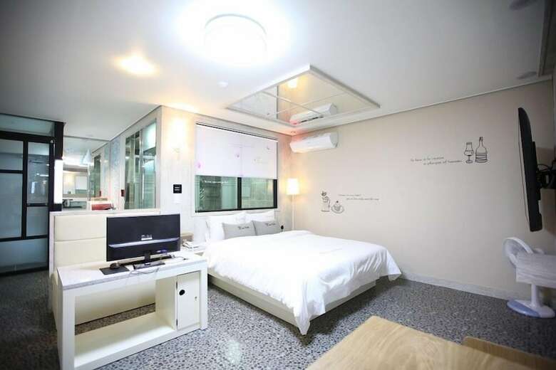 Cheonan Time Hotel