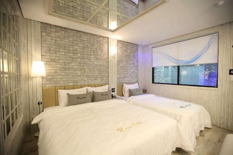Cheonan Time Hotel