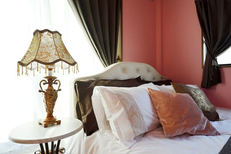 Private House St8