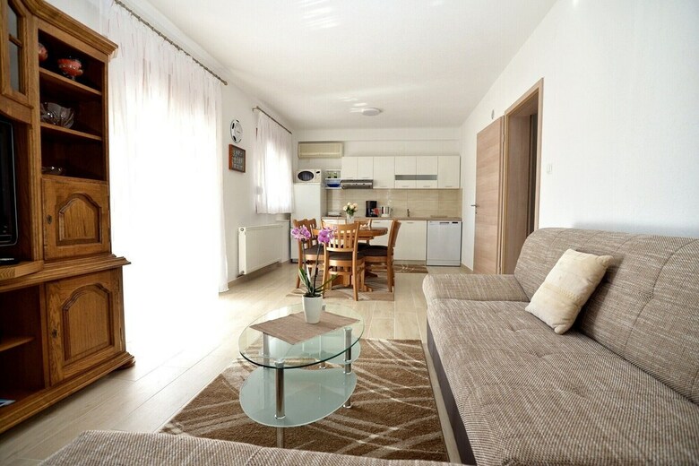Apartment Isic