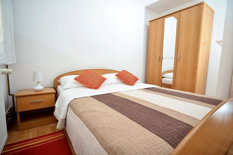 Apartment Isic