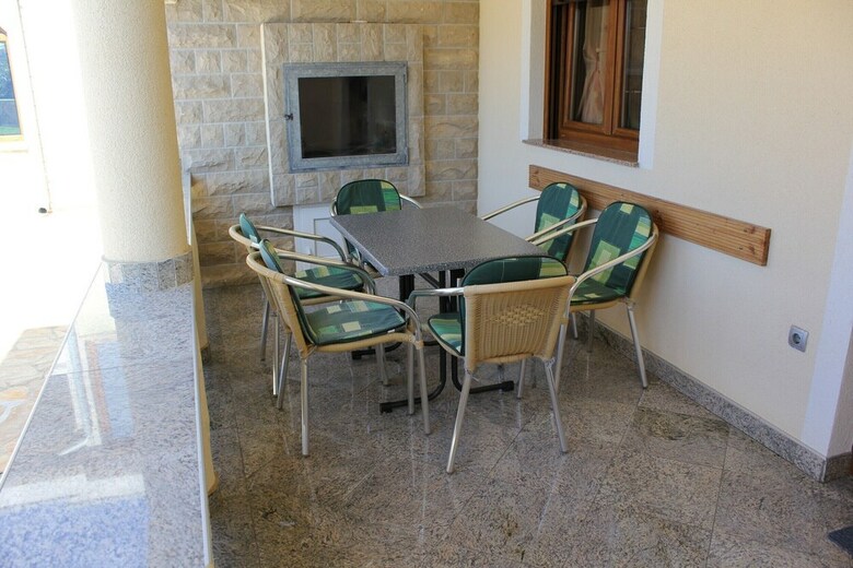 Apartment Isic