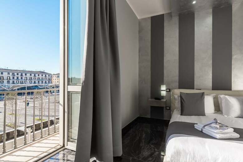 Hotel Bella Napoli Suites