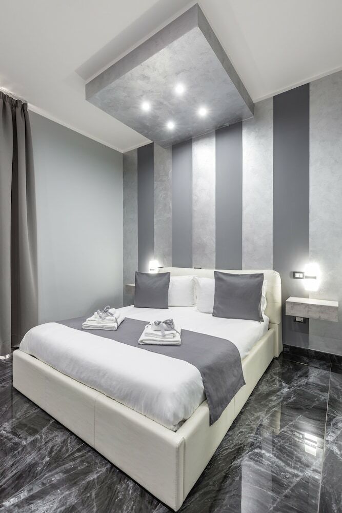 Hotel Bella Napoli Suites