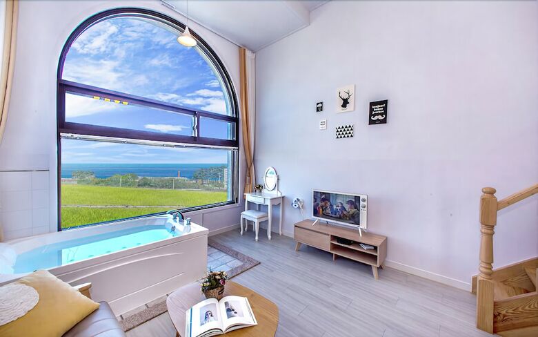 Attirance Pool Villa Pension