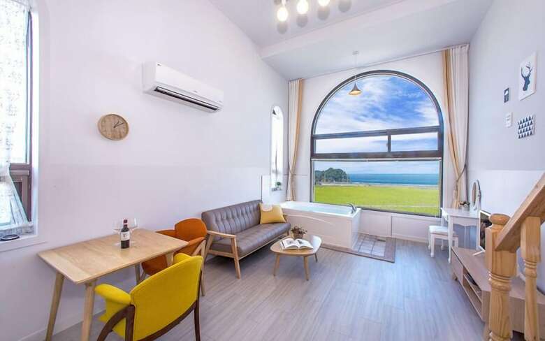 Attirance Pool Villa Pension