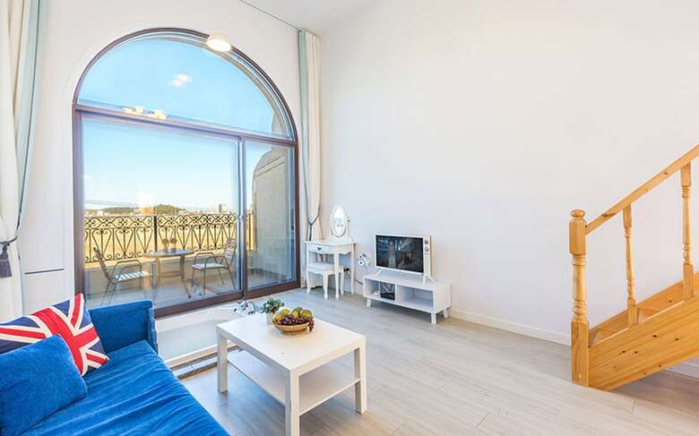 Attirance Pool Villa Pension