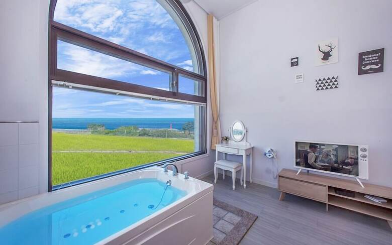 Attirance Pool Villa Pension