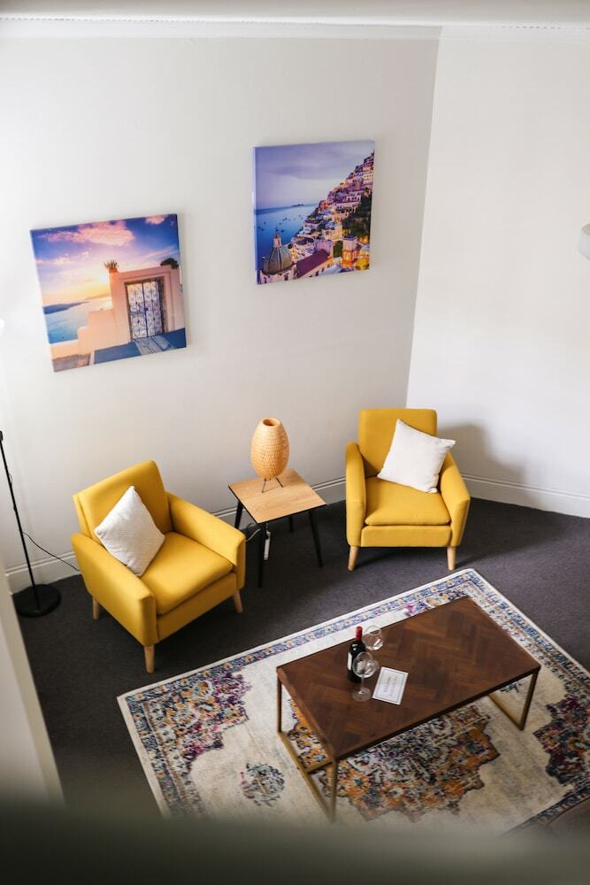 Discover The Rocks - Heritage House