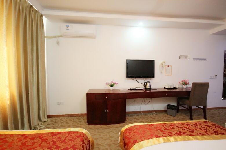 Morning Jiuzhai Hotel