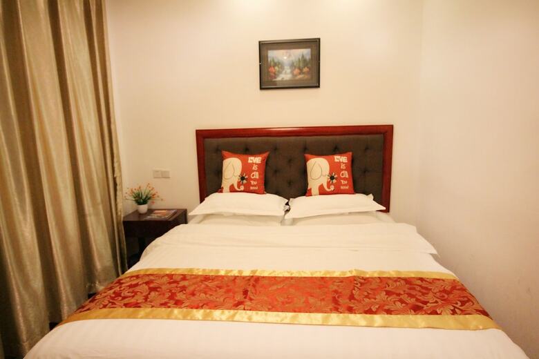 Morning Jiuzhai Hotel
