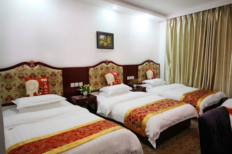 Morning Jiuzhai Hotel