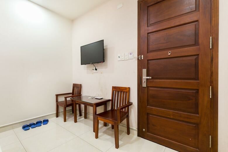 Oyo 652 Monaco Hotel