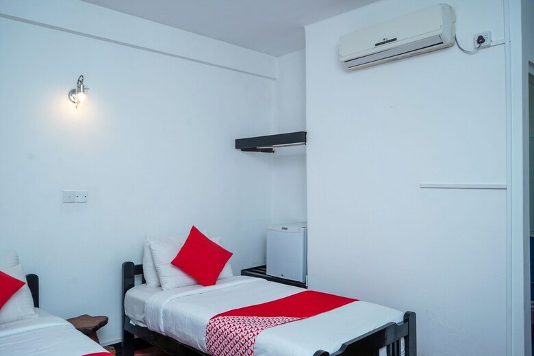 Hotel Oyo 452 Gem In Blue