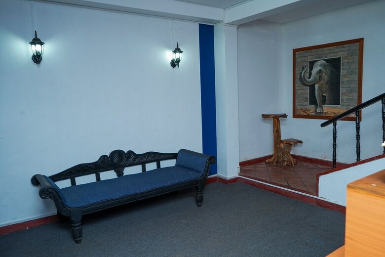 Hotel Oyo 452 Gem In Blue