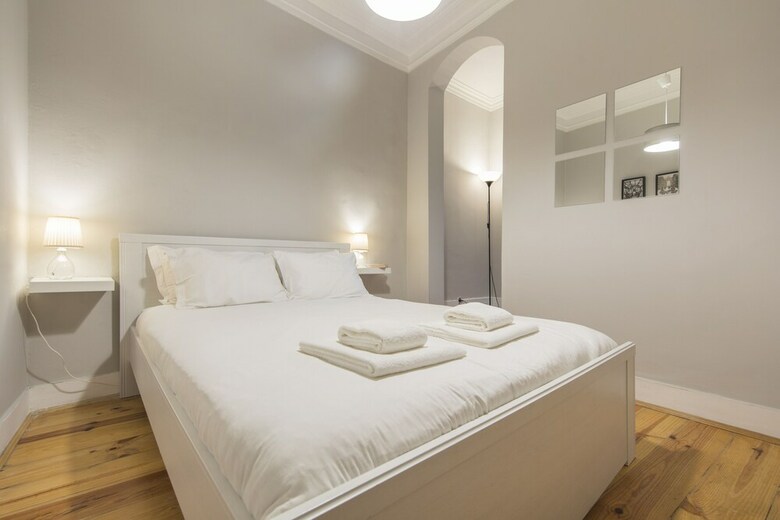 Trendy & Lightful Apartment
