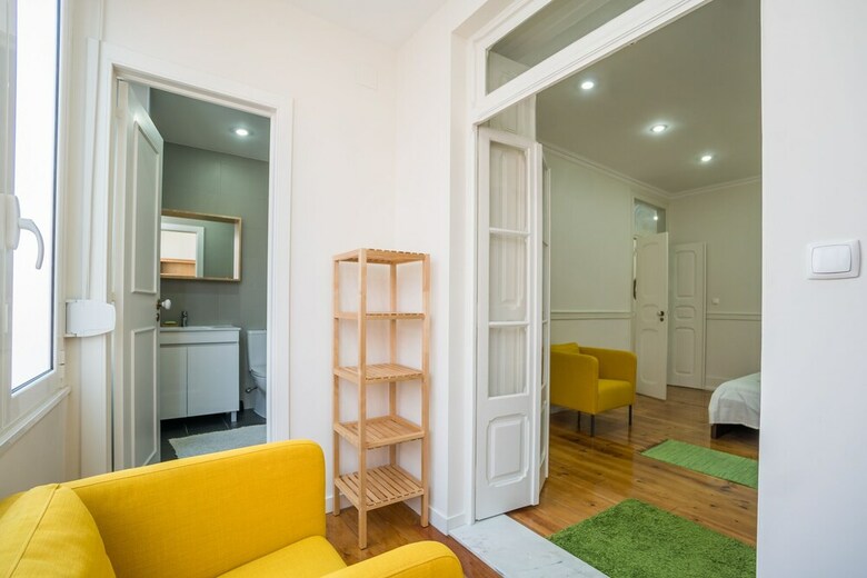 Colorful And Bright 3 Apartment