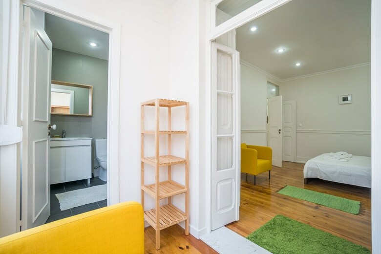 Colorful And Bright 3 Apartment