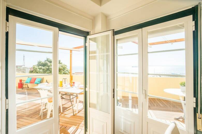 Panoramic Tagus River Terrace Apartment In Alfama