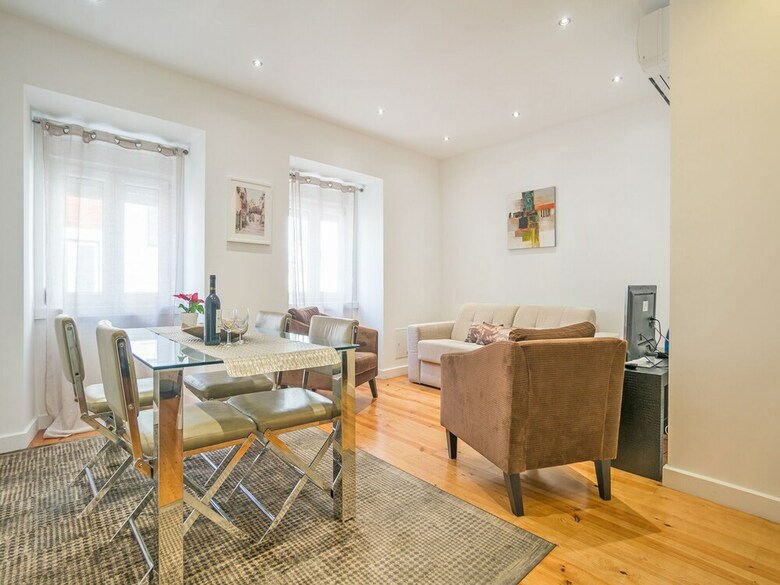 Principe Real Charming And Modern Apartment