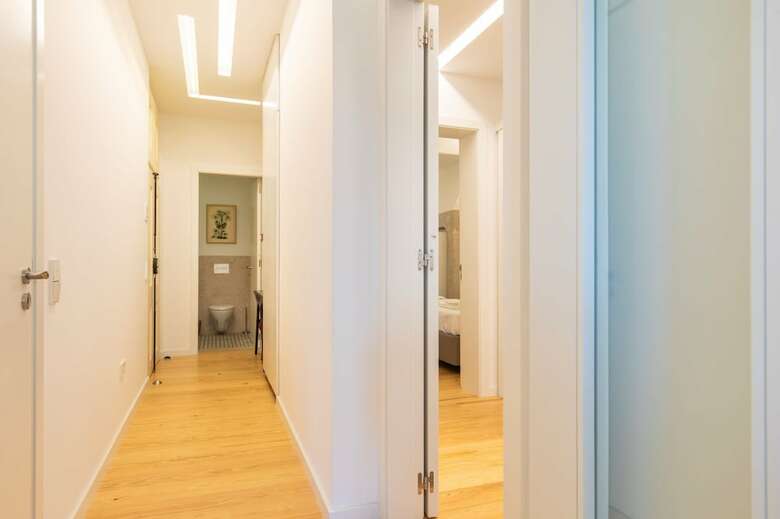 Trendy & Classic 2 Bedroom Apartment