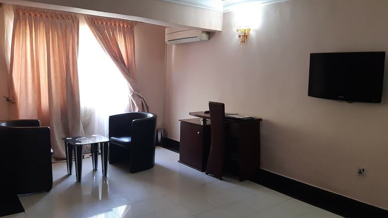 Hotel Top-notch Suites And Apartments