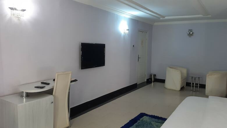 Hotel Top-notch Suites And Apartments