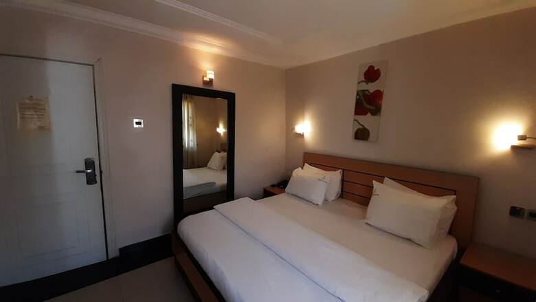 Hotel Top-notch Suites And Apartments