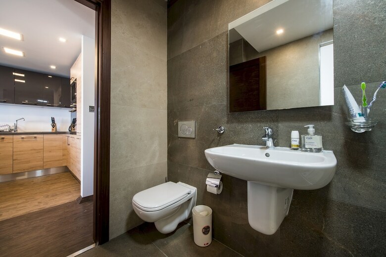 Stylish Seaview Apartment In A Prime Location