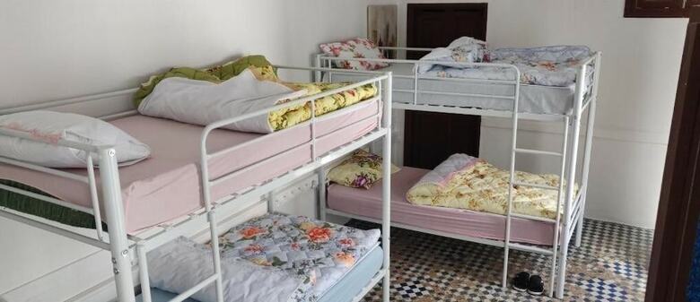 Hostal Sendis Hostel