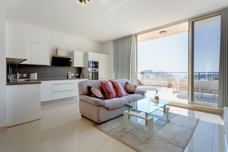 Apartamentos Superlative Penthouse With Spacious Terrace